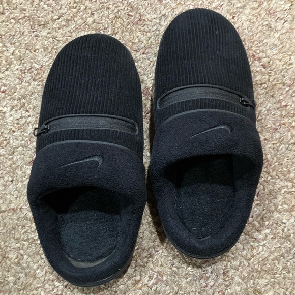 Like new Nike Burrow slippers - Picture 3 of 5
